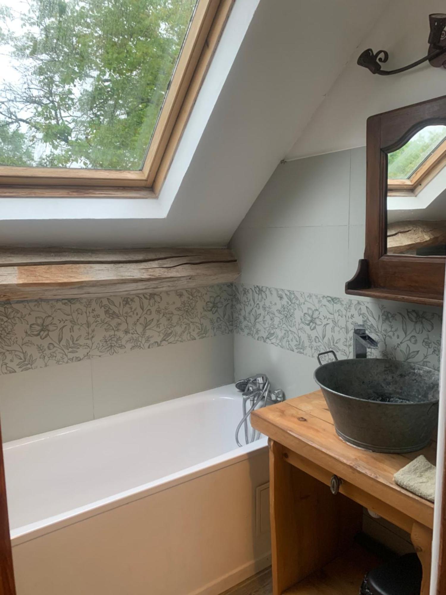 Au Joyeux Lureau Bed and Breakfast Touquin Exteriör bild